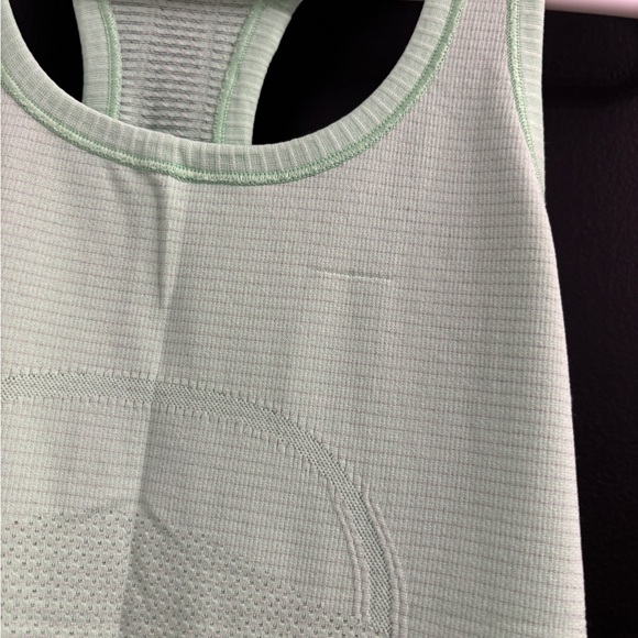 Lululemon swiftly tech tank 4 - Picture 3 of 7